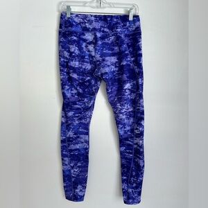 North Face women’s size medium purple digital camo athletic leggings